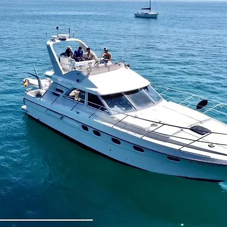 Hotel en barco El Yate De Luces