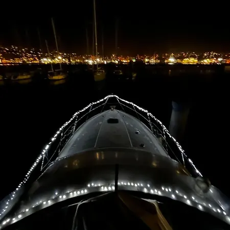 Hotel en barco El Yate De Luces