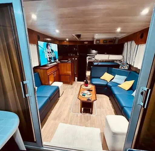 El Yate De Luces Hotel en barco