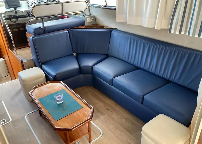 Hotel en barco El Yate De Luces *